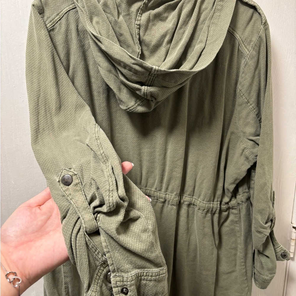 Torrid Army green zip up thin sweater size 2